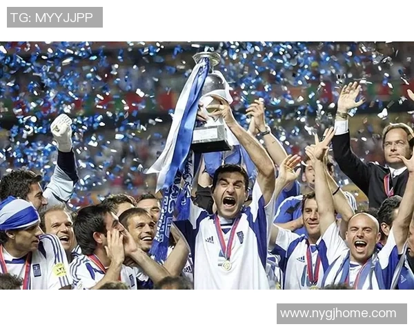 三号足球明星球员的传奇故事与辉煌成就全景回顾