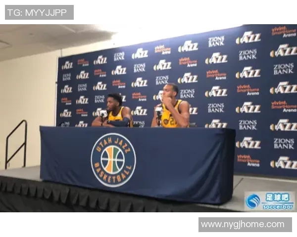 戈贝尔与足球明星同框合影展现跨界友谊与运动魅力