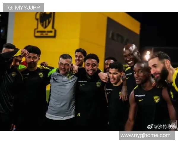 沙特联赛吸引众多足球明星加盟引发全球关注与热议