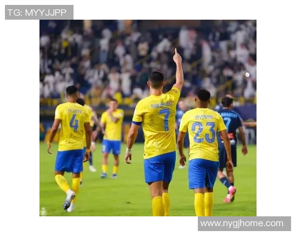 足球巨星重聚盛典高清瞬间尽显风采与友谊