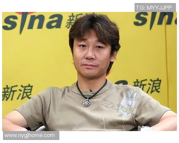 足球明星高峰的爱情故事揭秘他的爱人是谁及他们的甜蜜生活